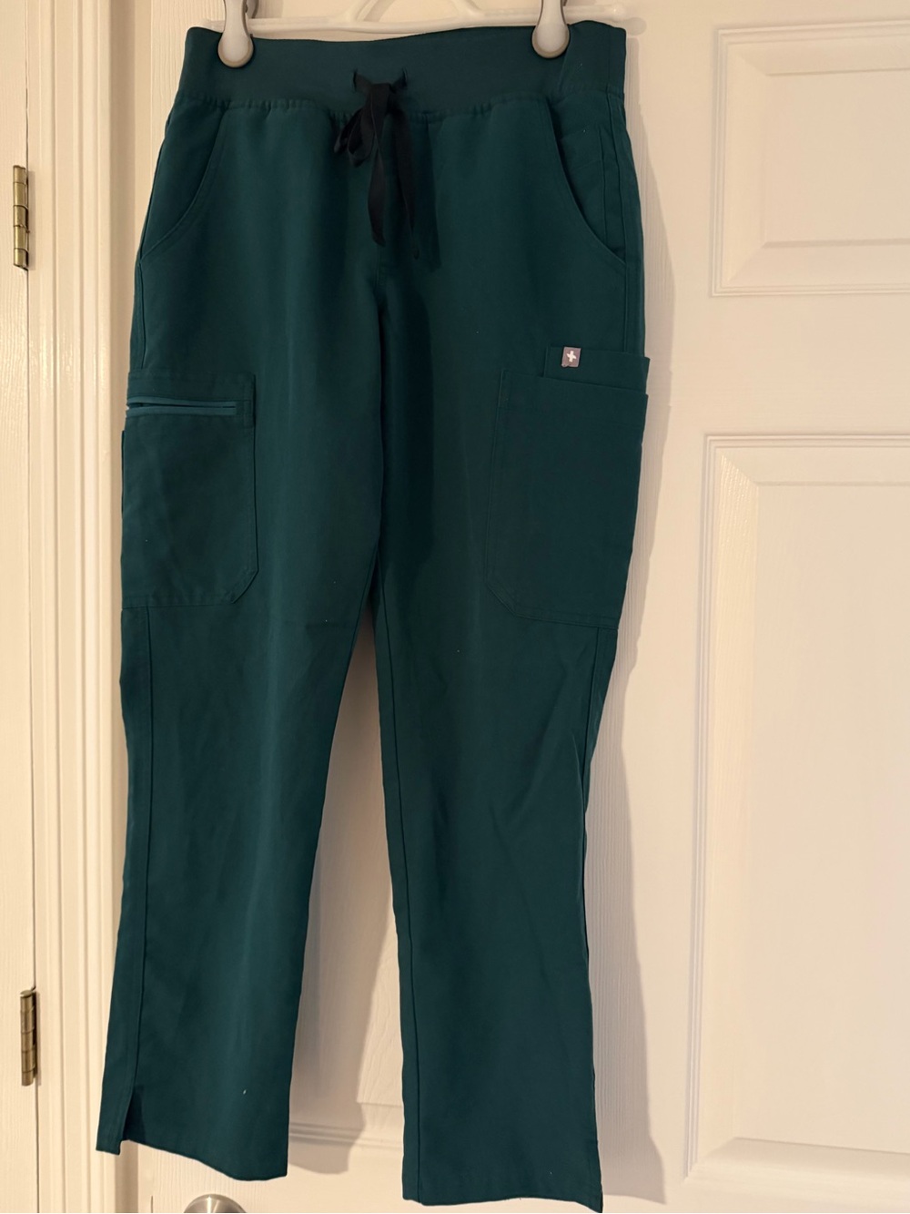 Figs Yola Skinny Low waisted scrub pants in Forest green